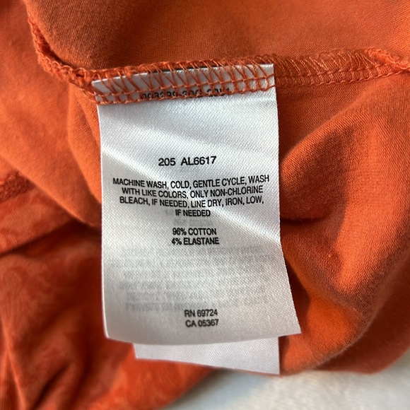 Columbia V-Neck Soft Knit Top. Size Medium. NWOT. Orange print. - Picture 8 of 8